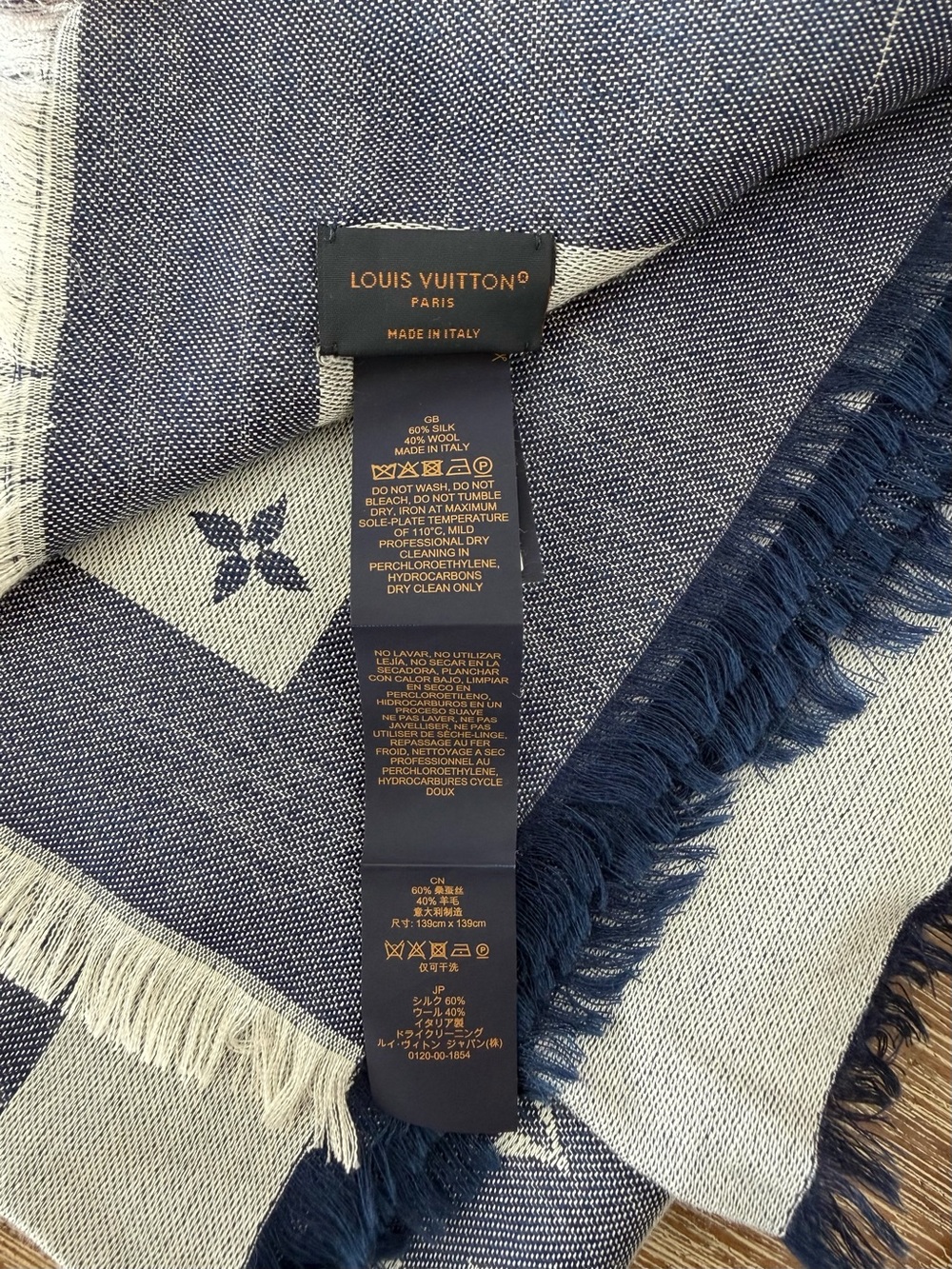 Louis Vuitton Shawl Monogram double sided - Picture 2 of 5